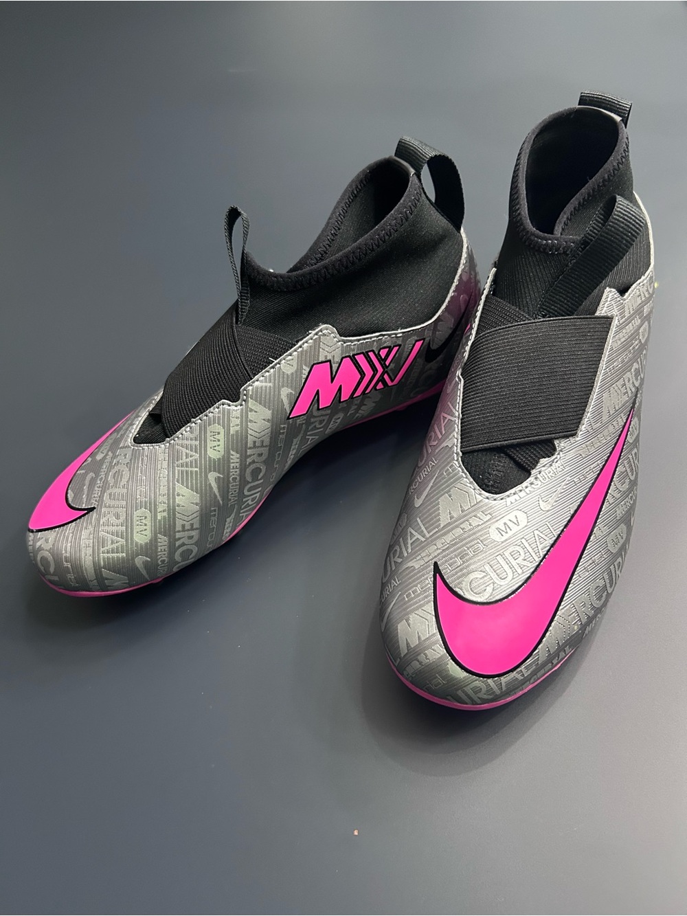 BRAND NEW Nike Mercurial PhantomX Soccer Cleats - Silver & Pink